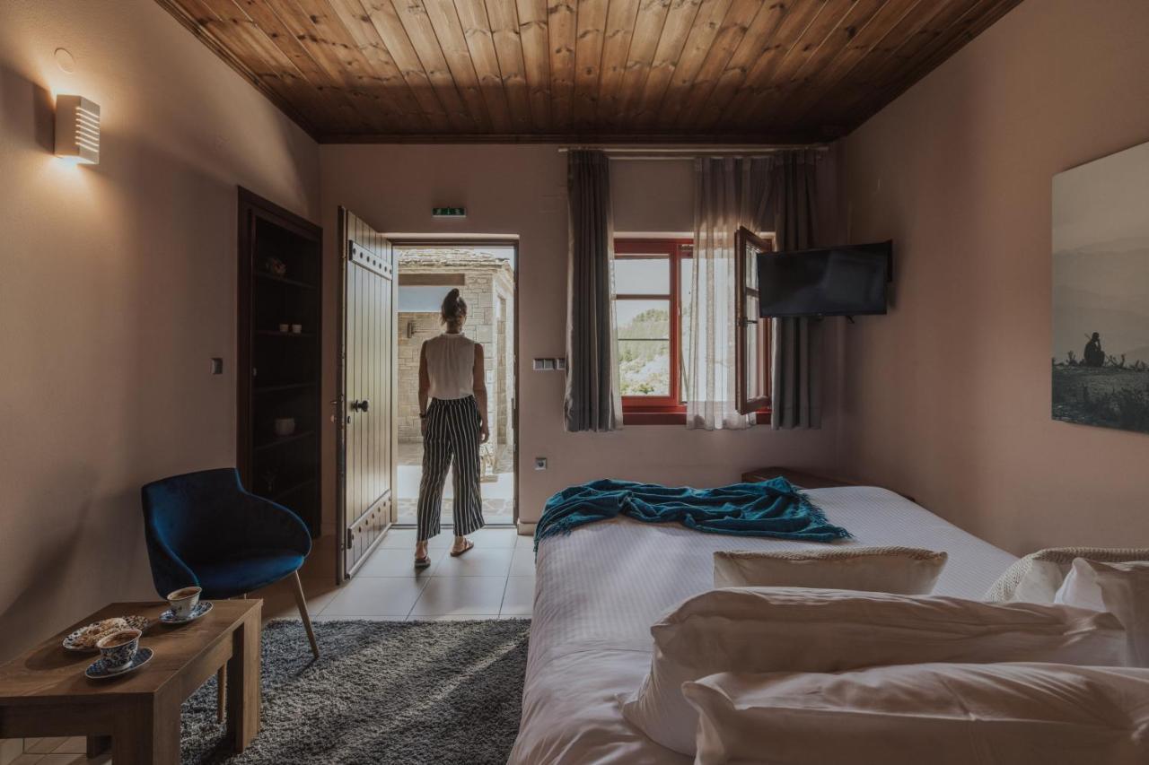Rouista Tzoumerka Resort Vourgareli Quarto foto